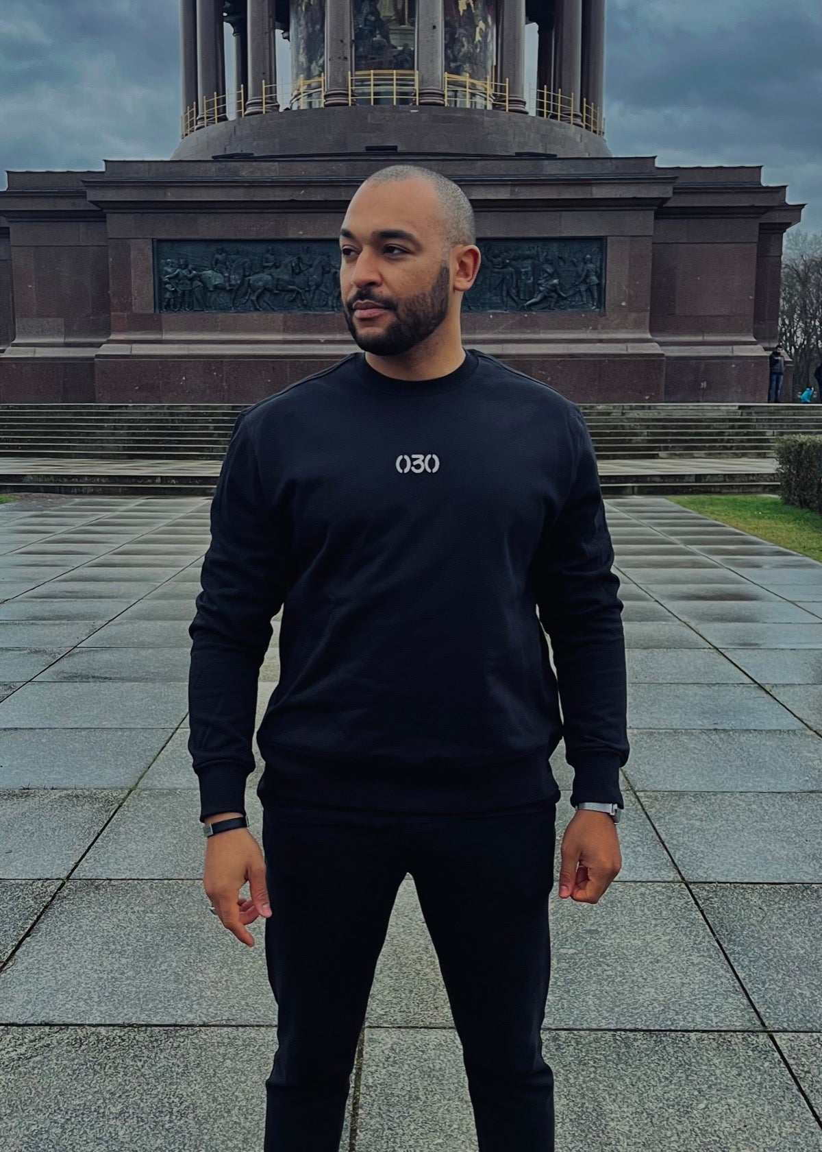 PAPAGE - 030 INDEPENDENCE Crewneck black