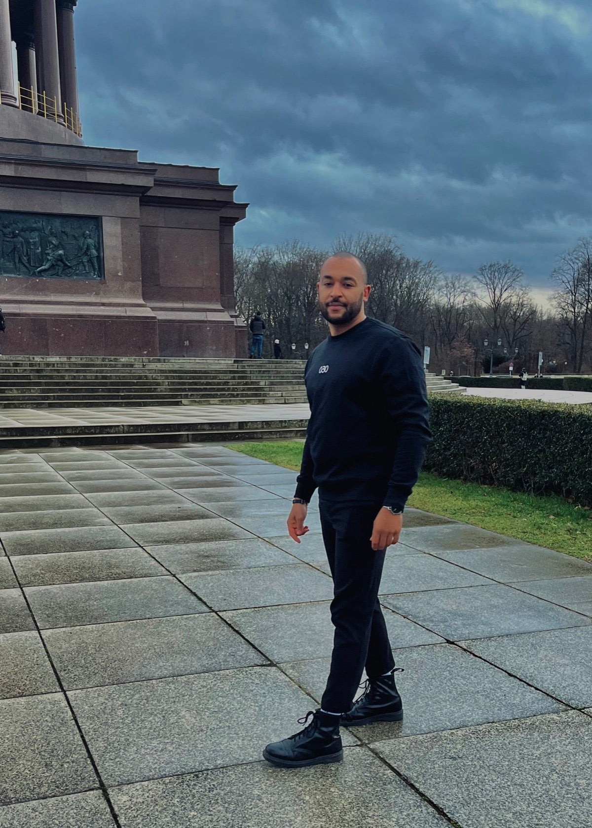 PAPAGE - 030 INDEPENDENCE Crewneck black