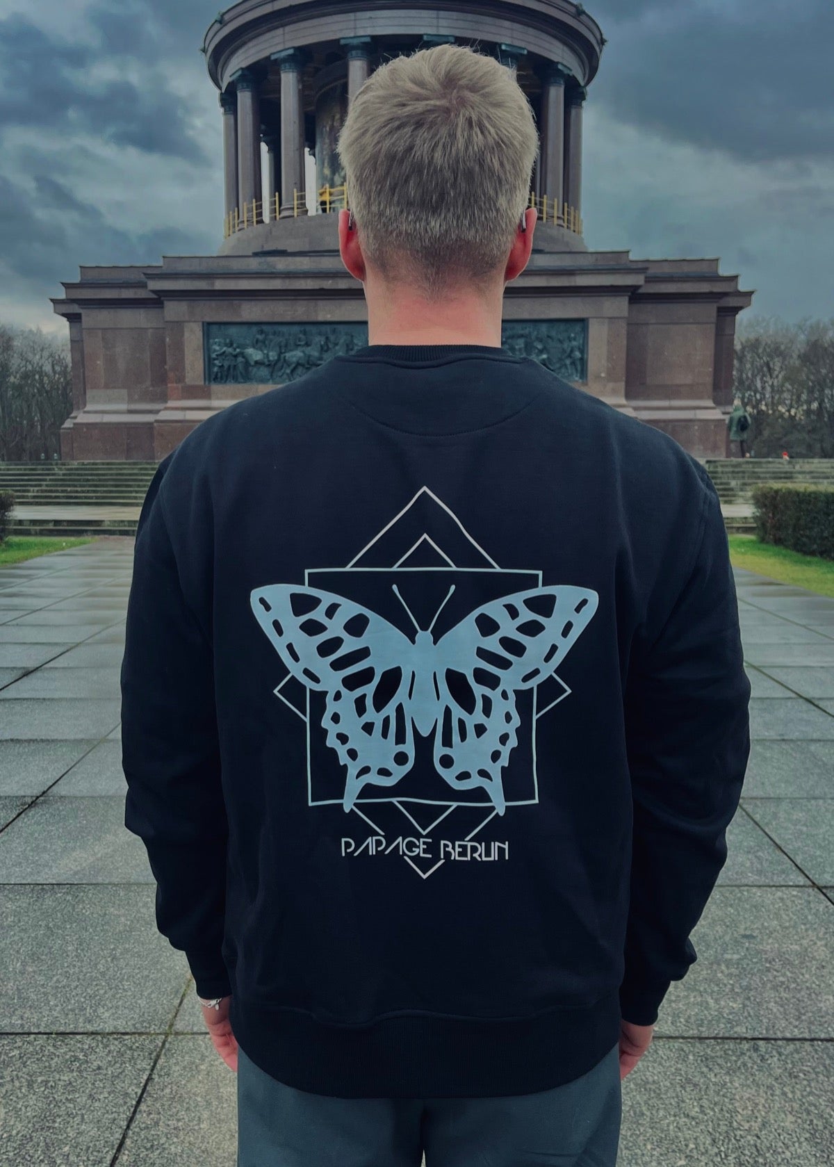 PAPAGE - 030 BUTTERFLY Crewneck black