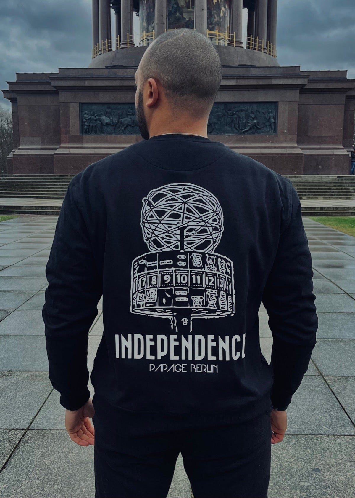 PAPAGE - 030 INDEPENDENCE Crewneck black