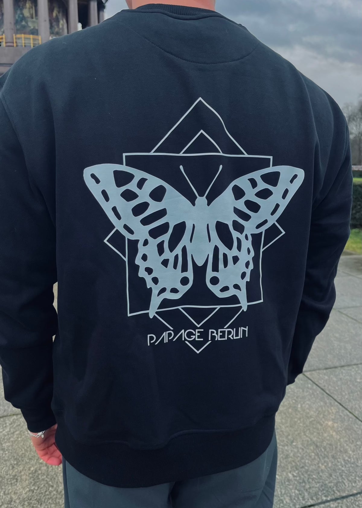 PAPAGE - 030 BUTTERFLY Crewneck black