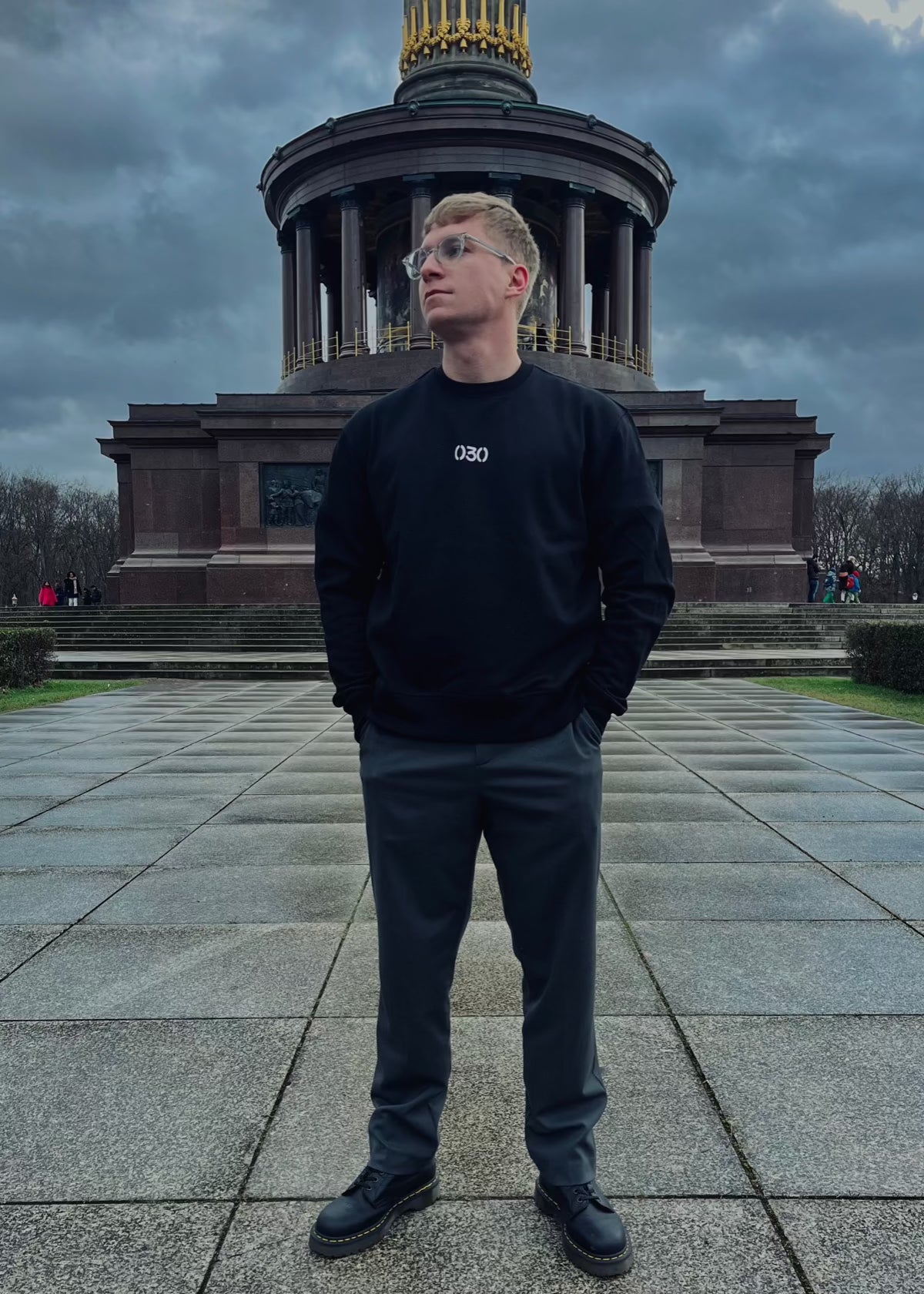 PAPAGE - 030 PEACE Crewneck black